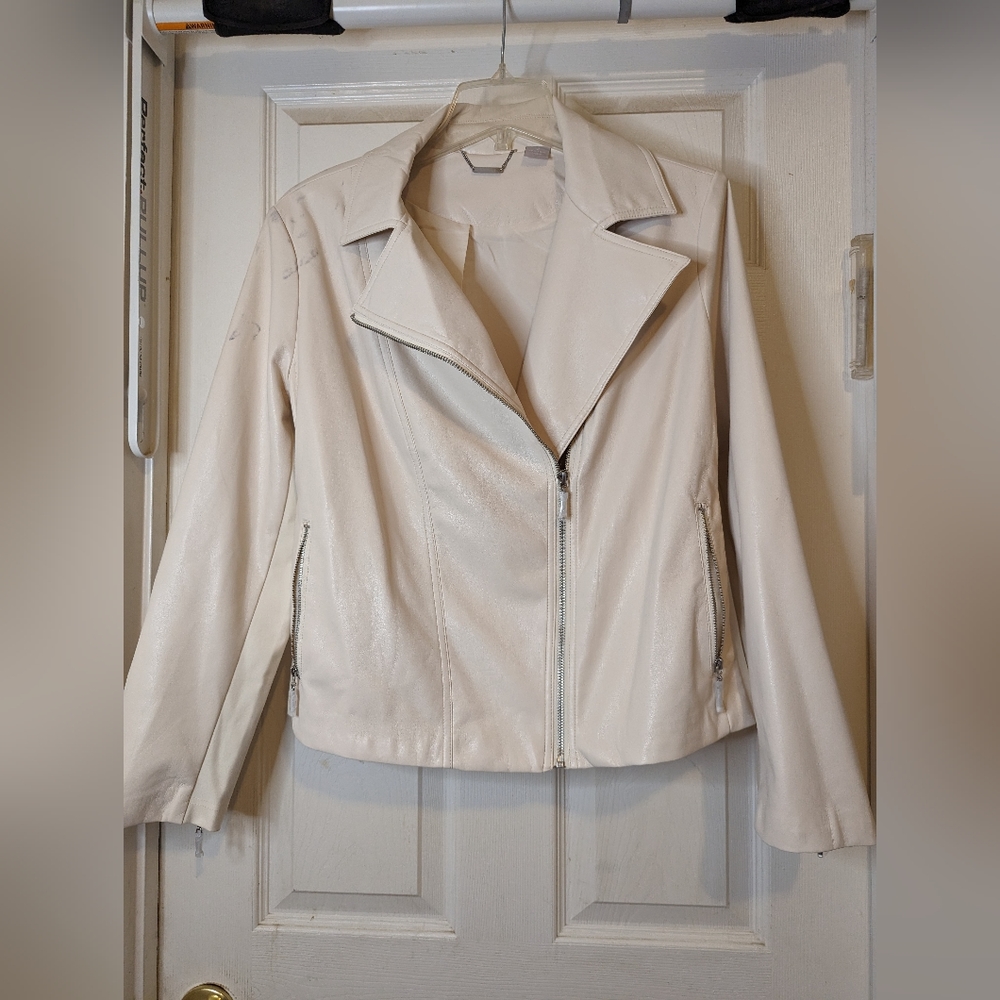 Chicos ladies soft feels like leather zip up jacket size 2 (m).